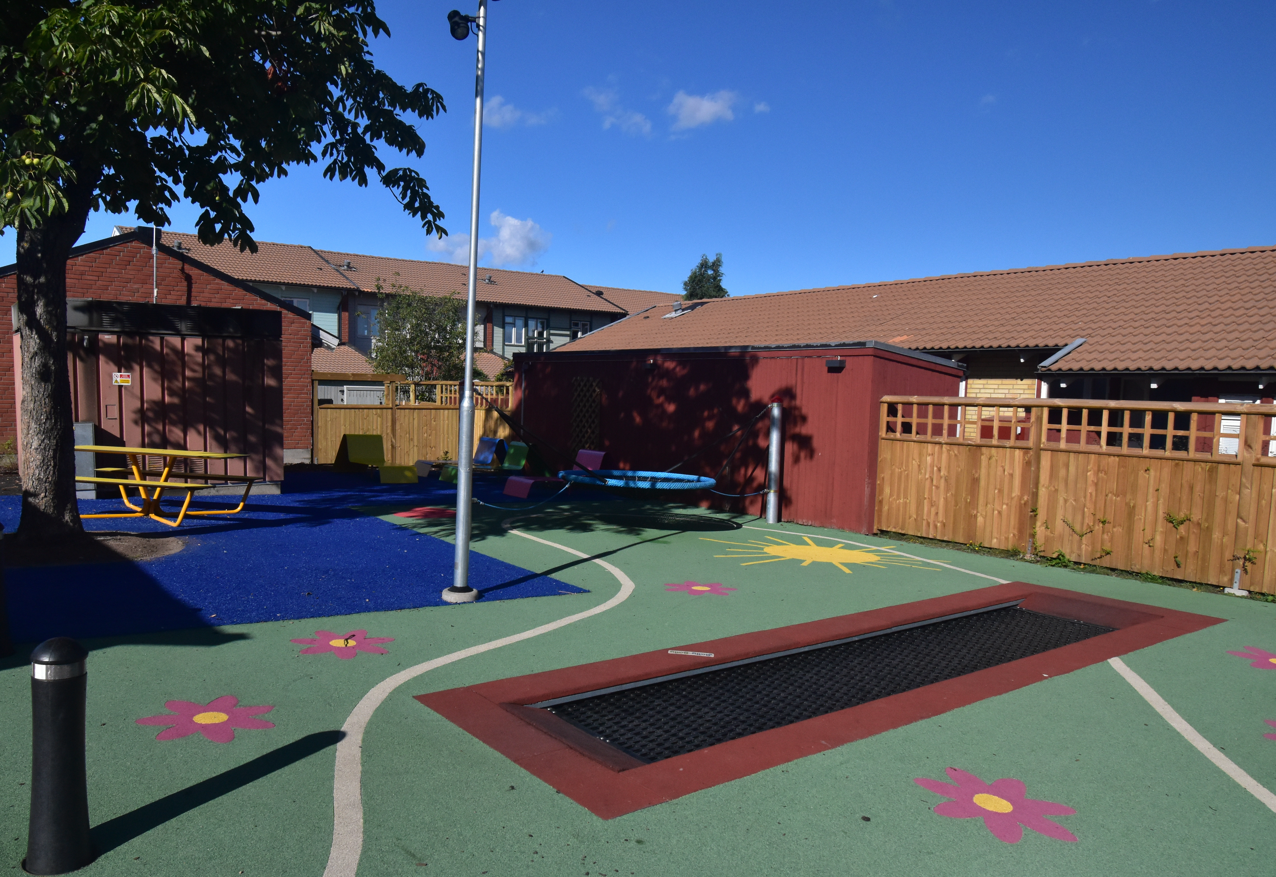 Lilla lekplatsen 2.jpg